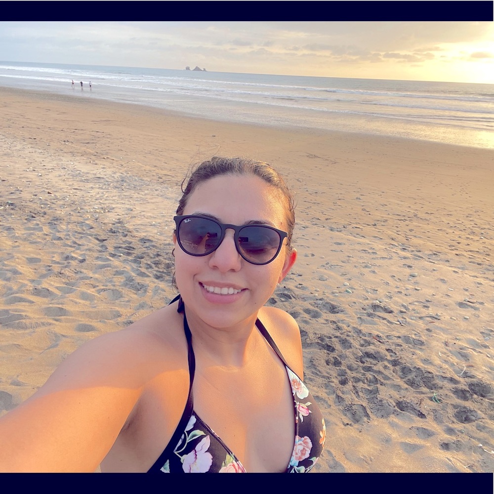 Meet your Posher, Andrea